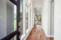 Dakota Cottage - Stay for 10