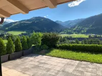 Gemütliche Terassenwohnung mit Panoramablick Hotels in Jochberg