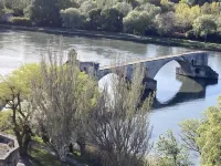 House with terrace T2 bord de sorgue Hotels in Entraigues-Sur-La-Sorgue