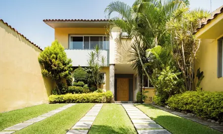 Family paradise with swimming pools, green spaces and sports facilities