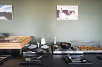 アドベンチャーホテルヘリッサンドゥル - 朝食