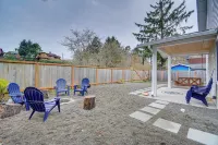 Westport Home w/ Hot Tub: 2 Blocks to Beach! - Pysäköinti