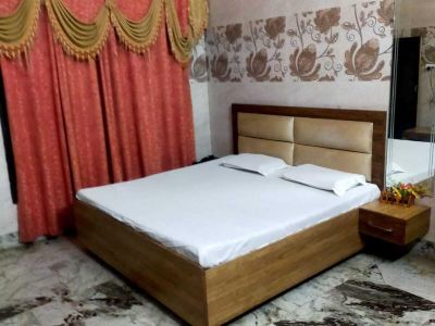 lvy Hotel And Restaurant