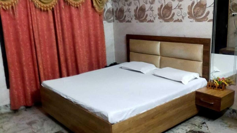 lvy Hotel And Restaurant