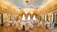 Boutique Hotel Sonne Küsnacht - Zurich فنادق في Adliswil