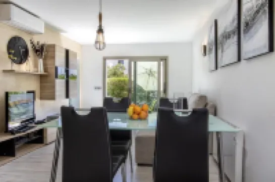 Apt. Franca, near the beach. 300 m, Pool, Wifi, A/C Terrasse and private garden