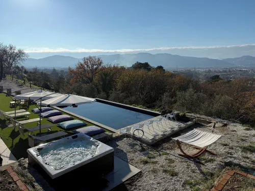 Swimming pool,Sauna,Jacuzzi,Barbecue,A/C,Billiards,WiFi,5minutes from the sea and downtown Hotel a Sarzana