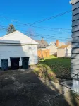 Charming and Spacious 3-bedroom House with WiFi, AC in nice Ferndale, MI
