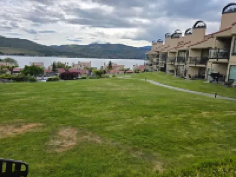 Chelan Shores Timeshare -Unit #16-3 and #16-4, Sleeps 10