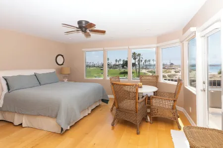 Contemporary Beach Getaway with Expansive Views