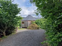 Luxury, secluded, Adult only Treehouse with hot tub, woodburner & stunning views Hotel a