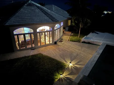 Exuma Luxury Ocean VIew 5bd 4ba house with pool, boat, & vehicle Отели в г. Michelson