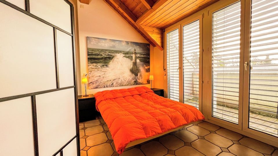 Attic apartment (studio) near the airport