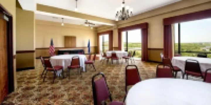 Grand Plaza Hotel & Conference Center