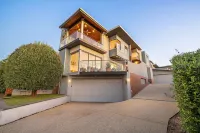 บ้านดีไซน์สวย หรูหรา 3 ห้องนอน - วิวสุดยอด - เซาท์เพิร์ธ - บังกะโล