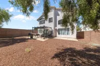 Zen- newly remodeled in the HEART of Las Vegas Hotels near Chicago Brewing Company