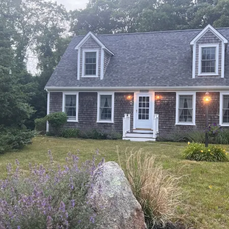 Vineyard Haven Oasis!
