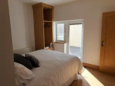 Grand Apartments Stretford University Academy 92 (UA92) 주변 호텔