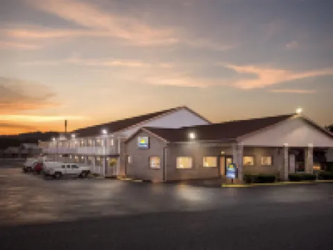 Days Inn by Wyndham Huntington Hotels in Barboursville