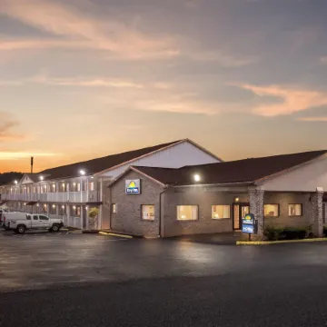 Days Inn by Wyndham Huntington