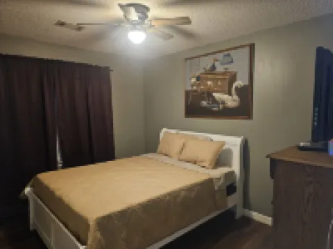 Blind Castle Zaval Properties 雷克斯酒店