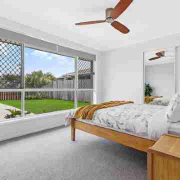 Relaxing Waterfront Oasis with Heated Spa! Rooms