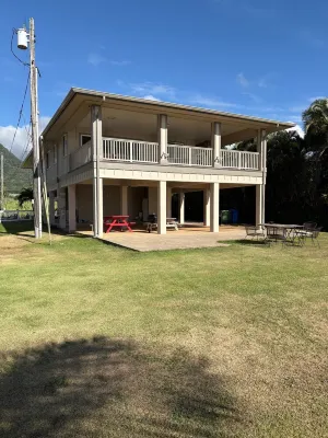 Oceanfront 3-Bedroom Home in Kahaluu, Kaneohe30 days minimum rental. فنادق في Kahaluu