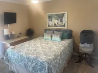 Charming 2-bedroom condo in terrific Carpinteria with WiFi Hotels in Carpinteria