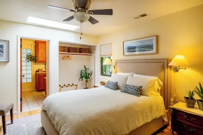 Seaside Garden Escape, A Stroll to the Beach! Hotel in zona Golden West Park