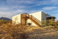 Stylish and Private Adobe Retreat with Views in Borrego Springs / Anza Borrego