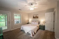 The Bird House – Charming Downtown Lebanon Stay, Pets Welcome! - 3-Star