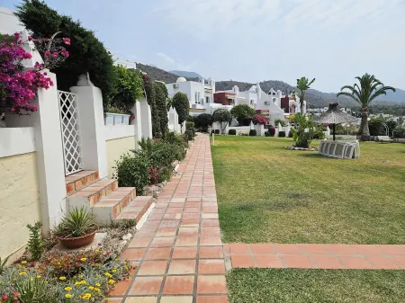 Casa Sunrisa everything new Villa with sea & mountain views