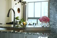 Modern Apartment in DownT Doral