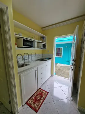 Charming 1-bedroom apartment with WiFi, AC, swimming pool, in lovely Soufrière Hotels in 