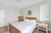 Modern Oceanview 2BR Suite w/ Patio & Private Entry | Nanaimo Retreat Hotels near Nanaimo Museum