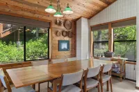 Spacious Donner Lakeview Home