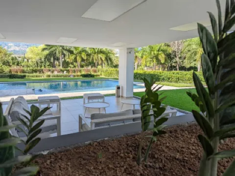 Apto en Puerta del Alma- Zona Exclusiva en San Salvador. Pet friendly! 義大利廣場附近的飯店