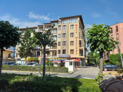 Vacation apartment with 2 bedrooms (5 beds), 1 living room with kitchenette Các khách sạn ở Sveti Vlas