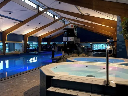 Mobile Home/Chalet in Renesse/Zeeland  Camping Incl. Swimming Pool/Near the Beach