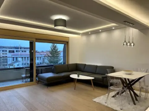 Austin Modern Penthouse in the heart of Belgrade Отели рядом с достопримечательностью «Земун»