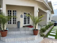 3 bedroom Villa. Sun and Fun. 5 minute walk to beach.