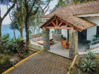 This Villa is perfect for those seeking an unforgettable vacation experience. Hotels in El Zopilote