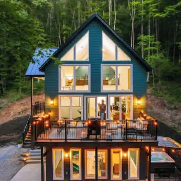 The Greenhouse with Indoor Slide close to Hocking Hills