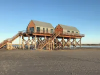 Apartment 62 in the house windward and leeward in a prime location