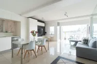 Luxe Waterfront Opera & Harbour Views. Best in Syd Hotels in Kirribilli