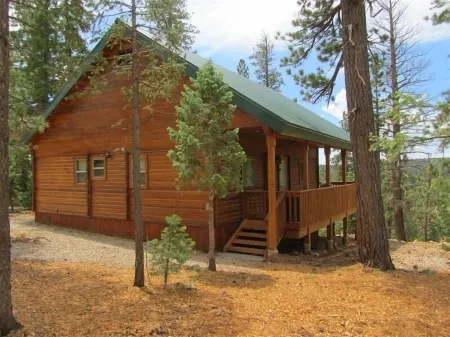 Fire pit! Cedar Haven Cabin - Between Bryce and Zion