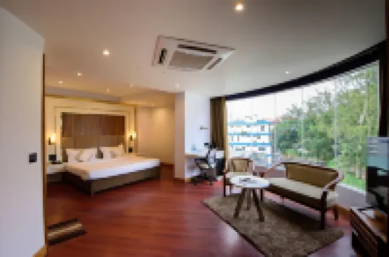 エメラルド ホテル アイザウルのホテル