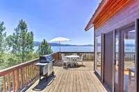 Scenic Susanville Cabin w/ Deck on Eagle Lake - parking