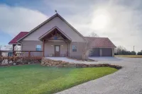 Spacious Harrison Vacation Rental w/ Deck & Views! - parking