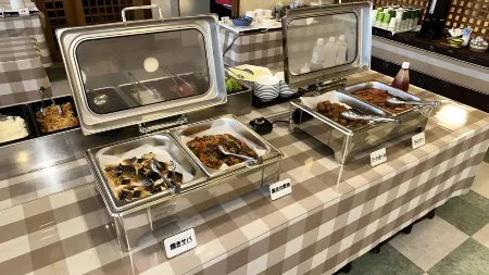 Hotel Crown Hills Miyoshi Отели рядом со станцией JR Miyoshi station